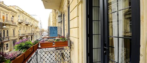 Chambre Standard Double ou avec lits jumeaux, balcon | Literie de qualité supérieure, matelas Select Comfort, minibar