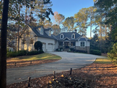 Lakefront Retreat for Masters week 2026