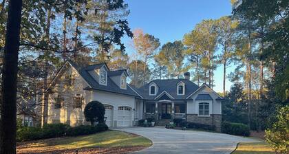 Lakefront Retreat for Masters week 2026