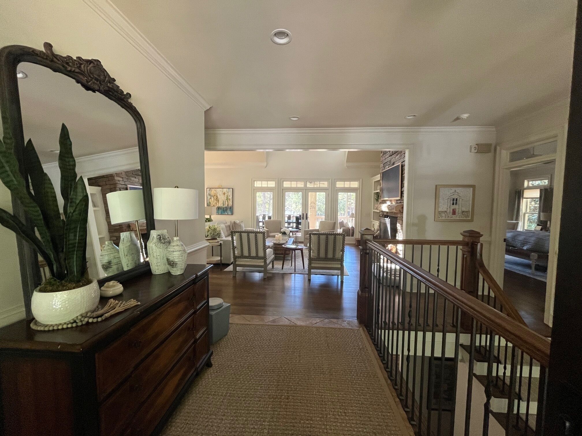 المنشأة من الداخل