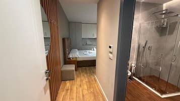 Classic Studio, Balcony | Bathroom shower