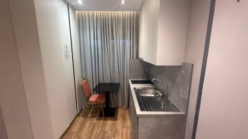 Standaard studio | Privékitchenette | Een mini-koelkast