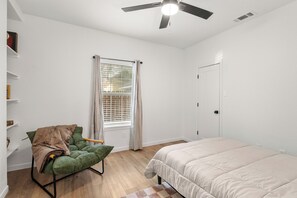 4 bedrooms, Internet, bed sheets