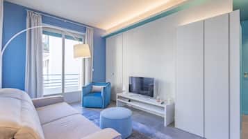 Apartment, 1 Queen Bed with Sofa bed, Balcony | Living area