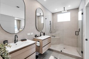 Hair dryer - Luxury House 10 Ppl 3 mins with Pool & Parking (Miami)