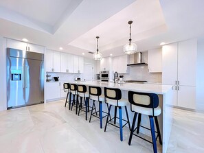Fridge, microwave, oven, stovetop - Beach Two: Style Meets the Shore w/ Pool and Spa (Treasure Island)