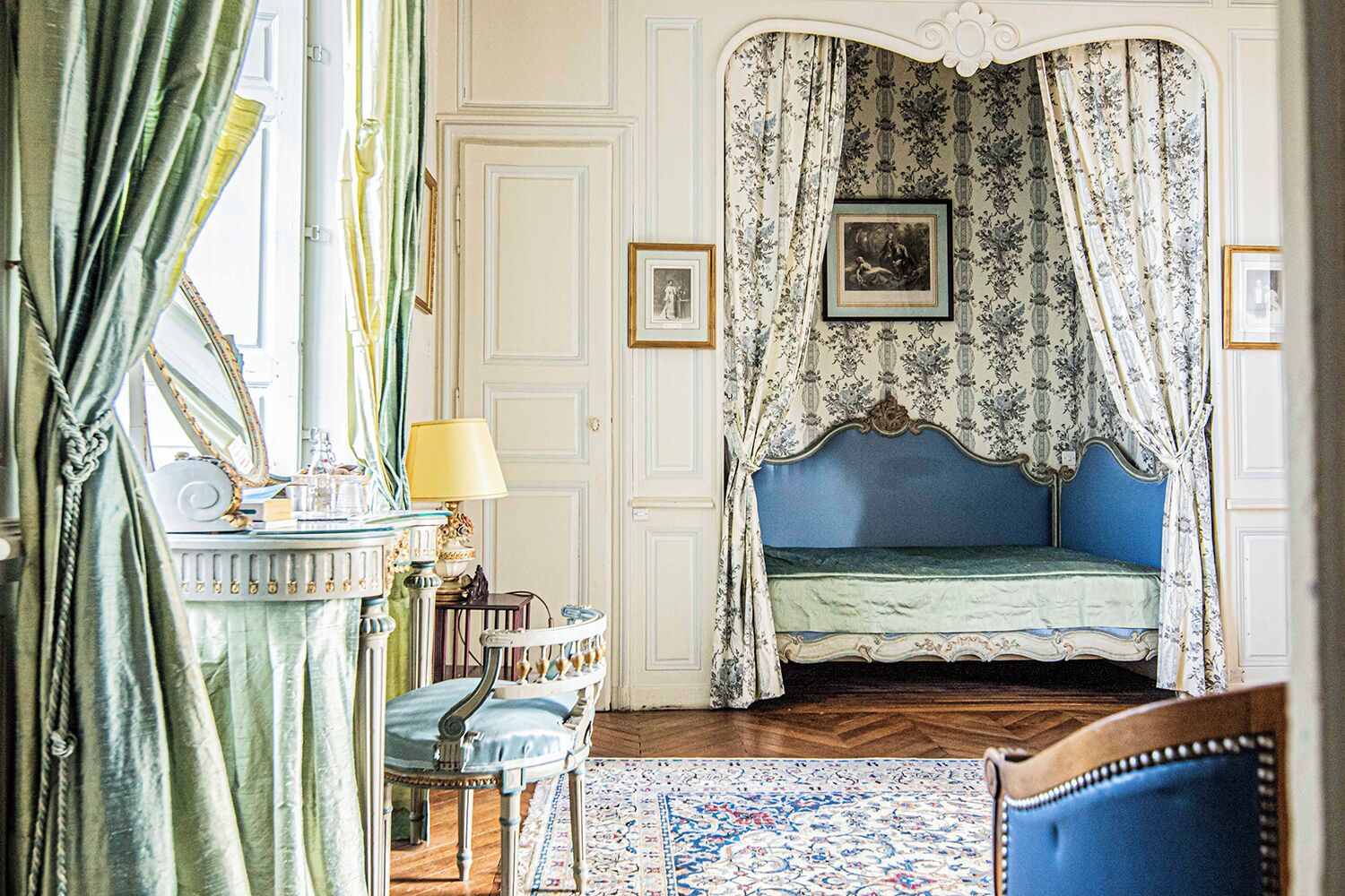 12 slaapkamers, een strijkplank/strijkijzer, internet, beddengoed