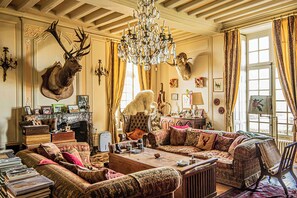 Interior - Château d'Ardenay - Elegance and nature between Le Mans and the Bercé forest (ardenay sur merize)