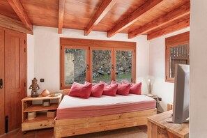 2 habitaciones, tabla de planchar con plancha, wifi y ropa de cama 