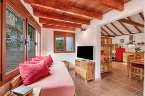 2 chambres, fer et planche à repasser, Wi-Fi, draps fournis