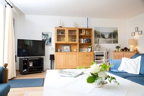 Télévision, lecteur de DVD, chaîne hi-fi