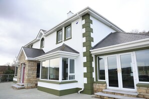 Exterior - Discover a Marvellous Building in Donegal for the Ultimate Relaxing Getaway (Donegal)