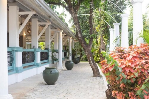 Hebron Gardens House 