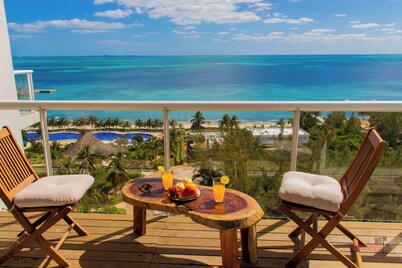3-bedroom condo in marvelous Cancún with AC
