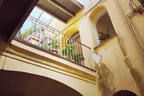 Exterior detail - 🏖️ Elegance and comfort in the heart of Salerno, 3 minutes from the sea (Salerno)
