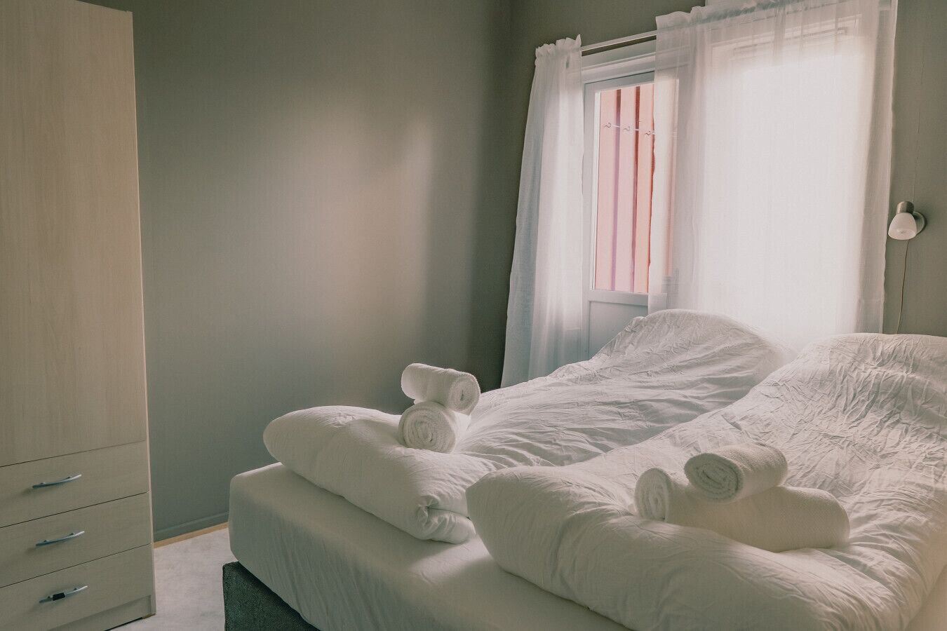 2 多间卧室、WiFi、床单