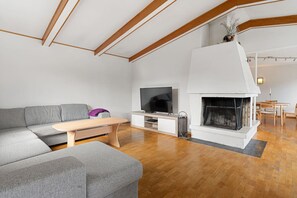 TV, fireplace - (NY)Røstbakken Horizon (Tromsø)