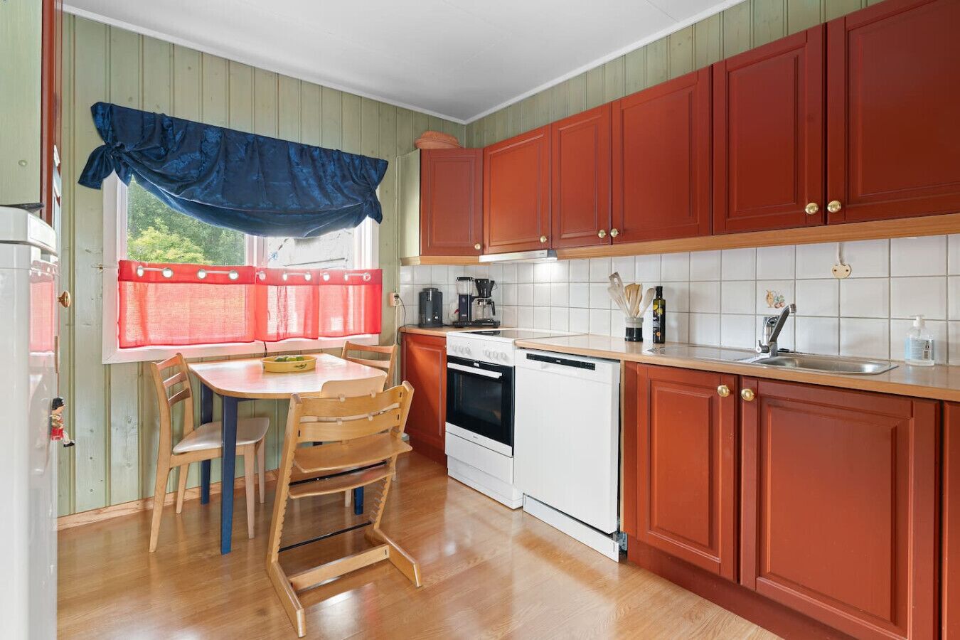 Refrigerador, horno, parrilla de estufa y lavavajillas 