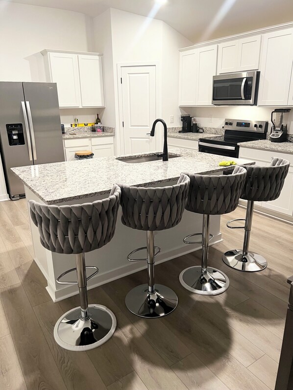 Private kitchen - Wonderful 3-bedroom house with AC in Fort Myers (Fort Myers)