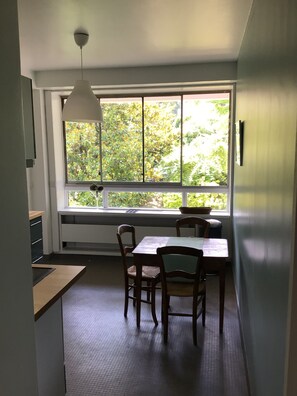 Dining - Spacious, bright apartment near Paris (Louveciennes)