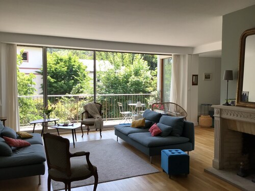 Appartement spacieux ,lumineux
proche accès Paris