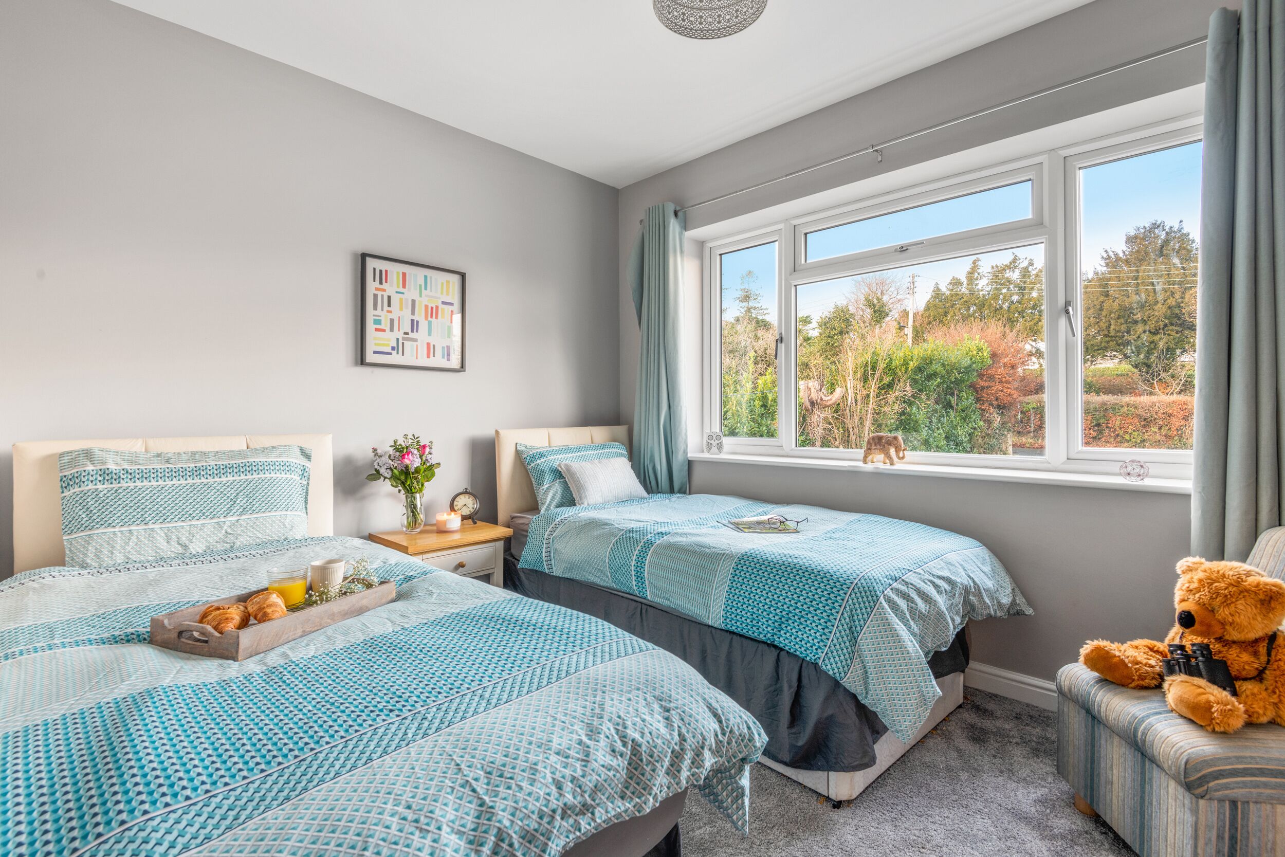 5 bedrooms, individually decorated, individually furnished, free WiFi