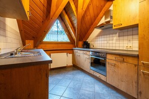 Refrigerador, horno, parrilla de estufa y lavavajillas 