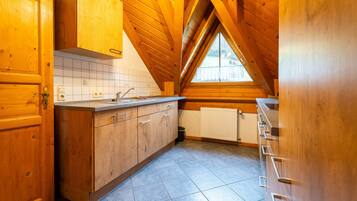 Kühlschrank, Ofen, Herdplatte, Geschirrspüler