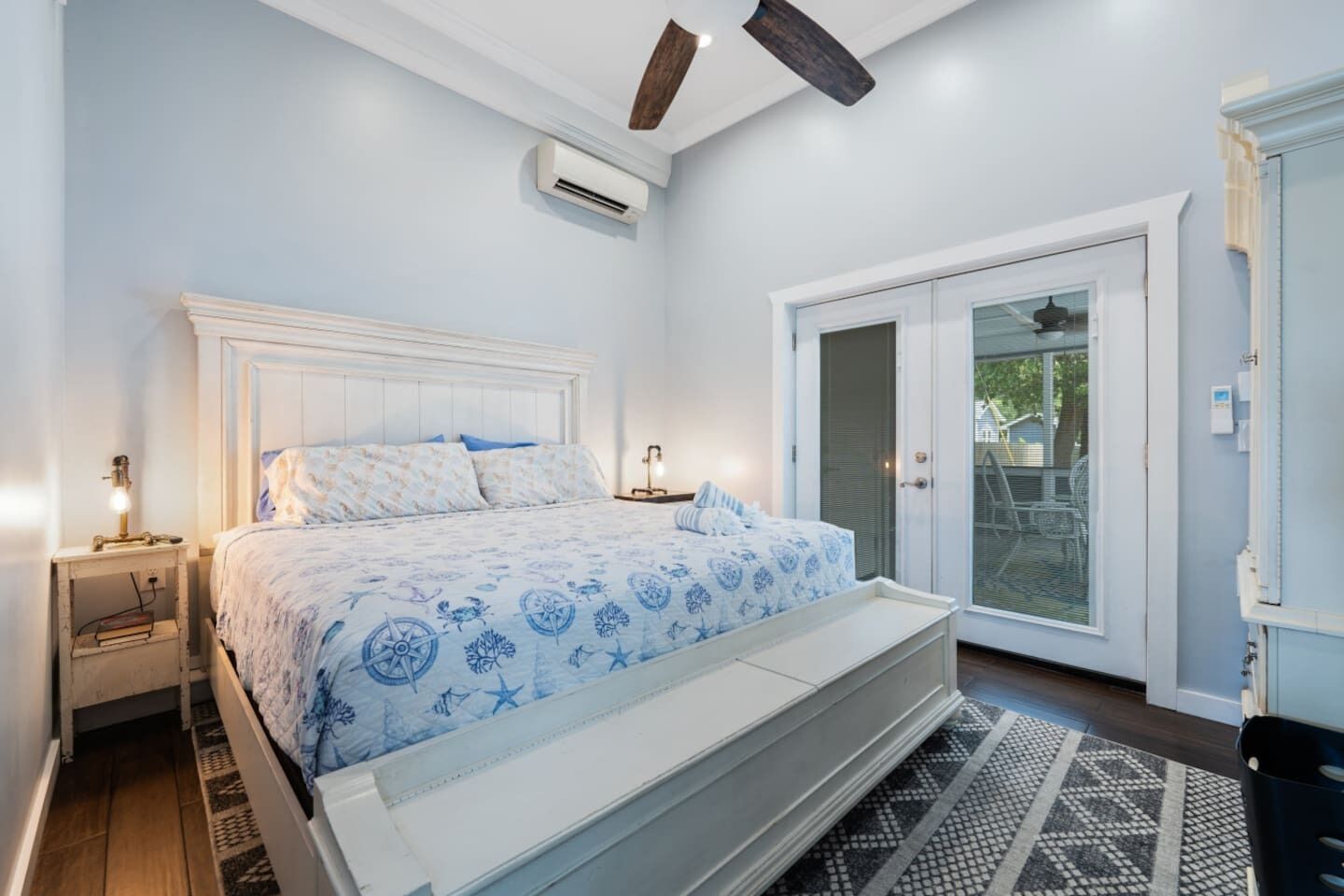 1 多间卧室、办公桌、WiFi、床单