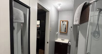 Cabin 1 - Cozy 1 Bedroom Cabin Near Cassels-Boykin
