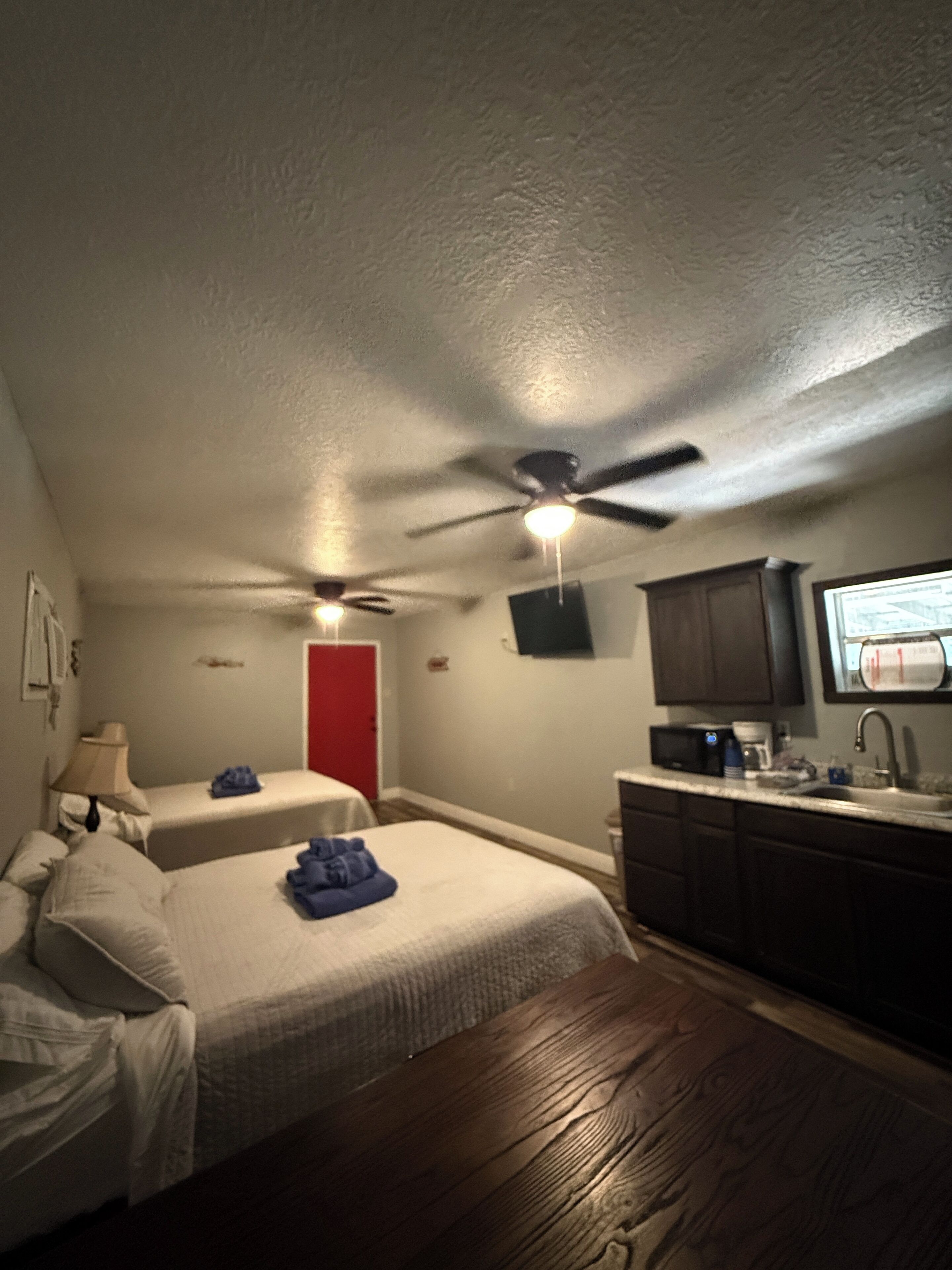 1 多间卧室、WiFi、床单