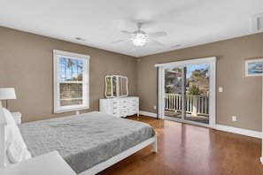 WiFi, bed sheets - Charming Low-Tox Carolina Beach Cottage (Carolina Beach)