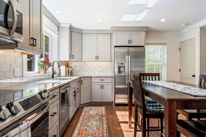 House, Berbilang Katil, Patio, Garden View (Pepperrell Place) | Dapur peribadi | Cerek elektrik 