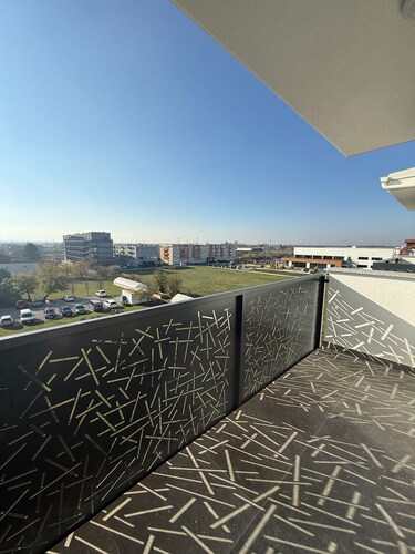 Golden Ivy – luxury, light and elegance.