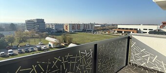 Golden Ivy – luxury, light and elegance.