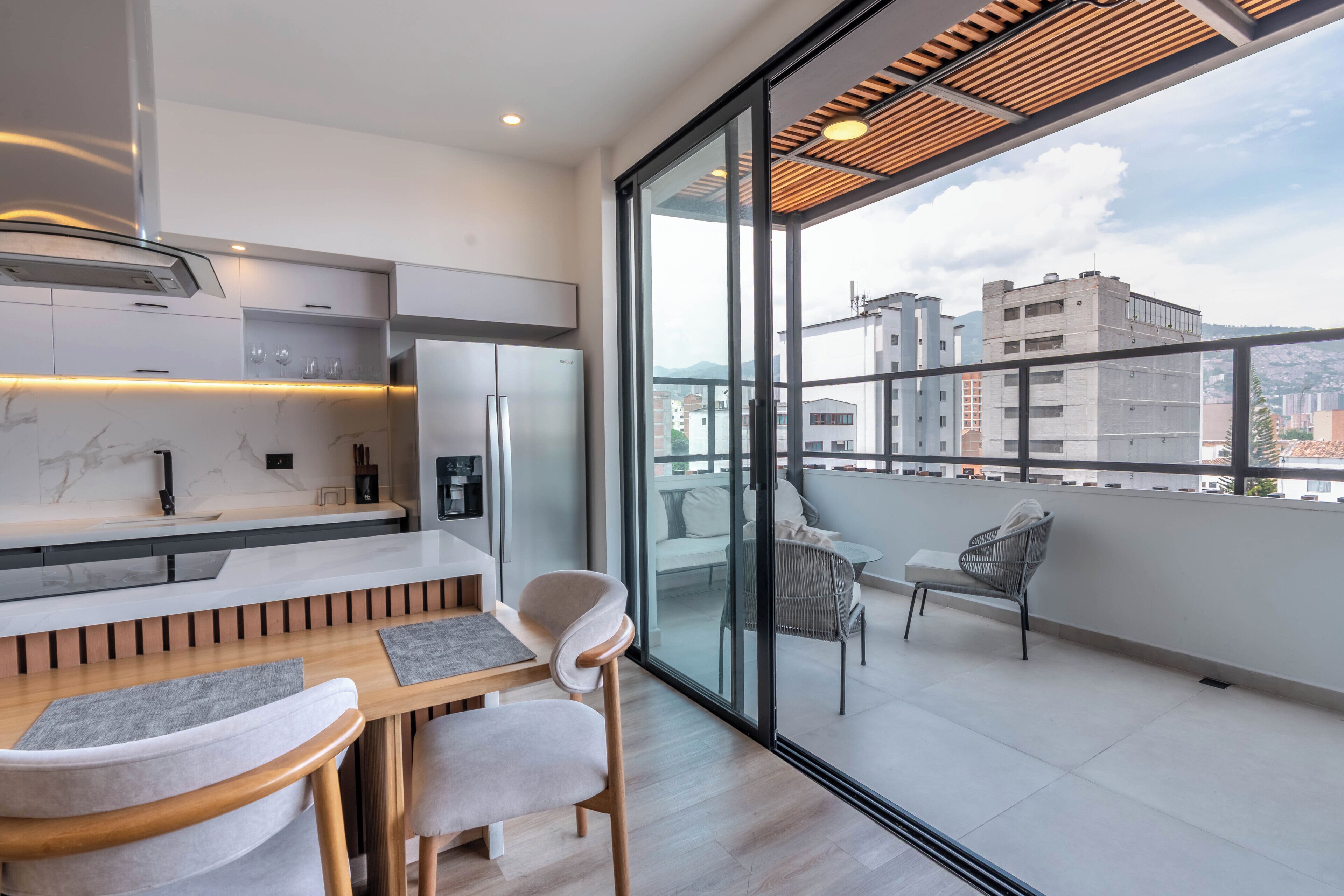 Suíte exclusiva, vista para a cidade | Terraço/pátio