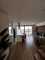 Exclusive Suite, City View | Living area