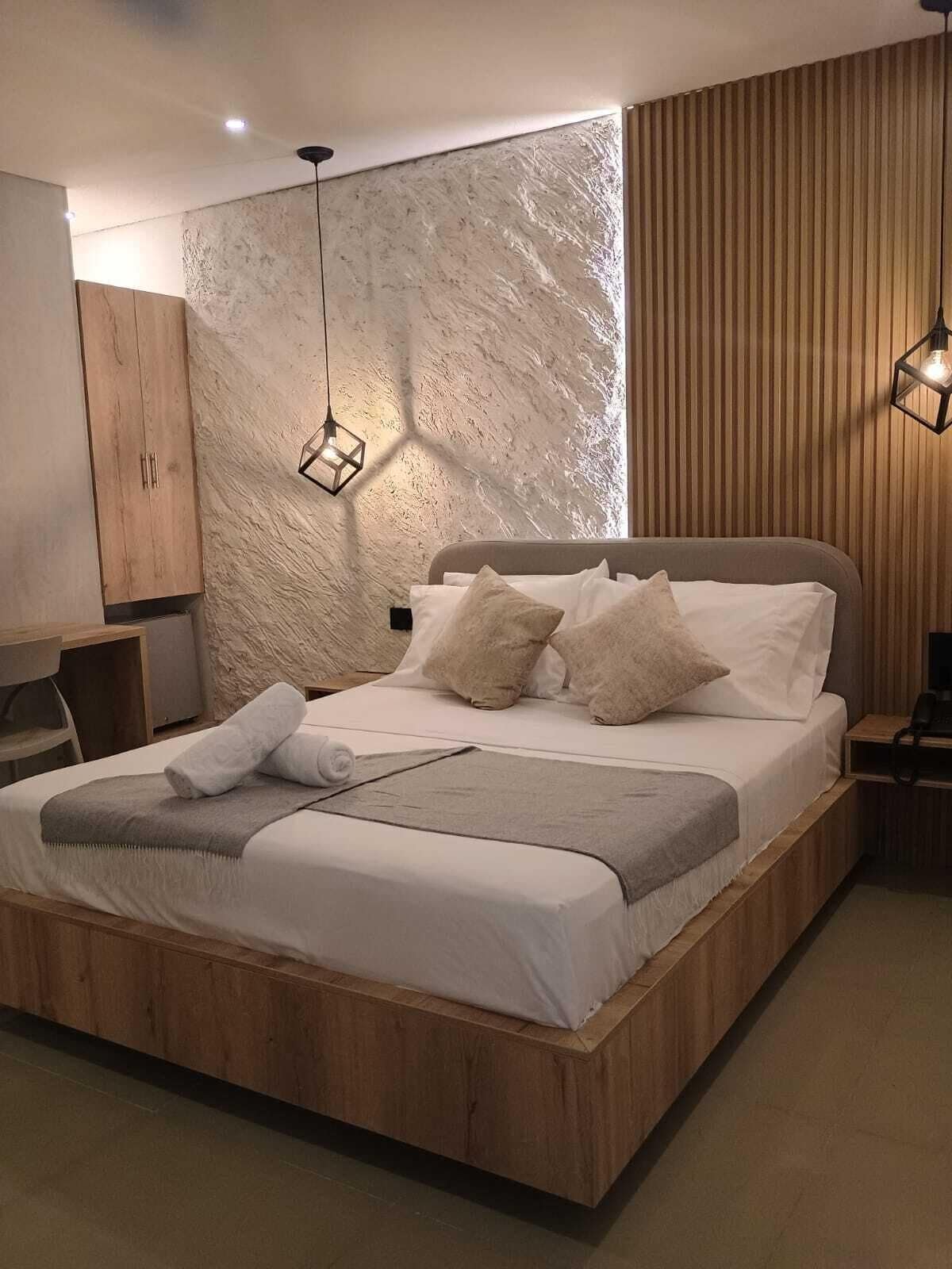 In-room safe, desk, laptop workspace, free WiFi