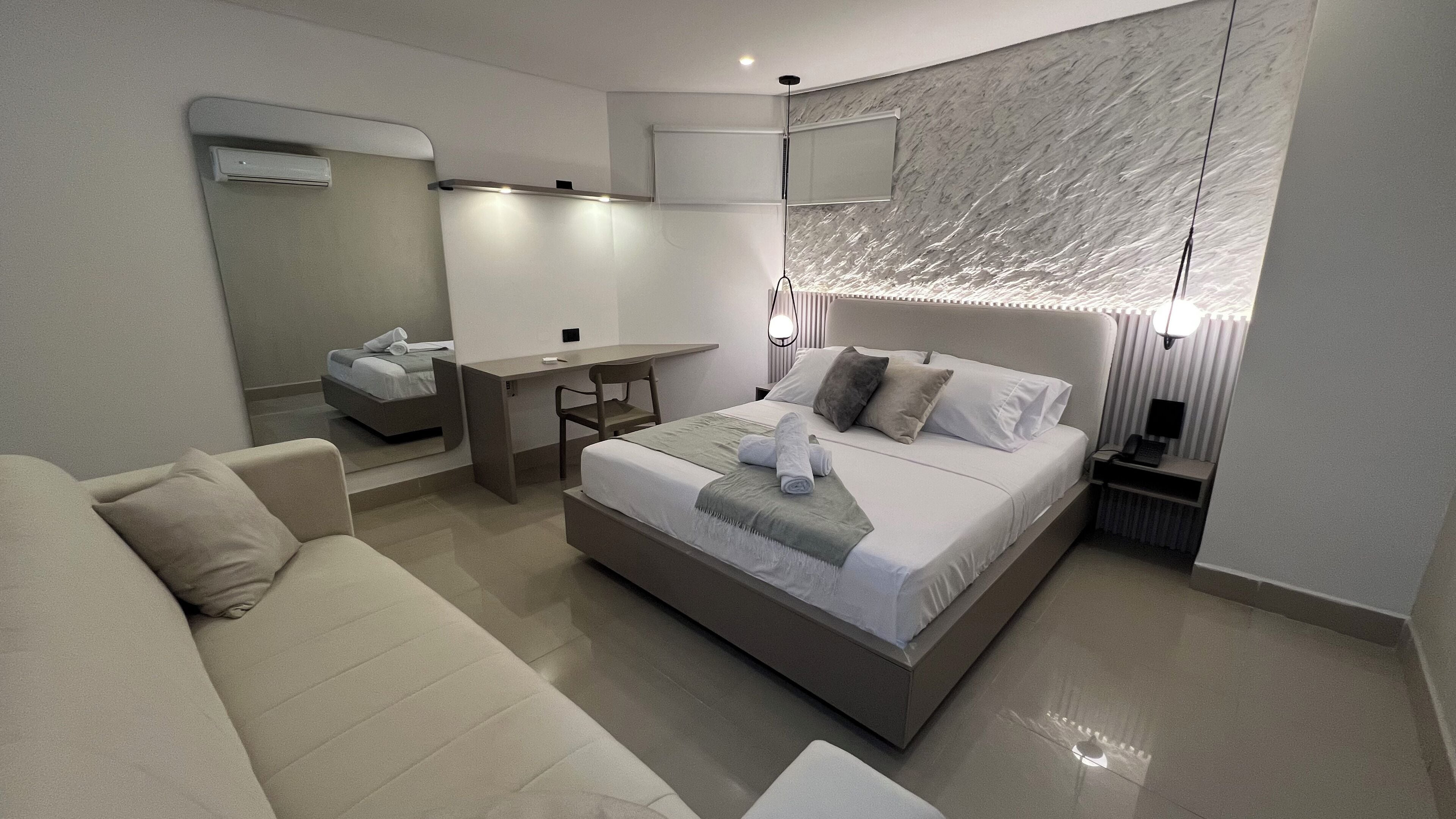 In-room safe, desk, laptop workspace, free WiFi