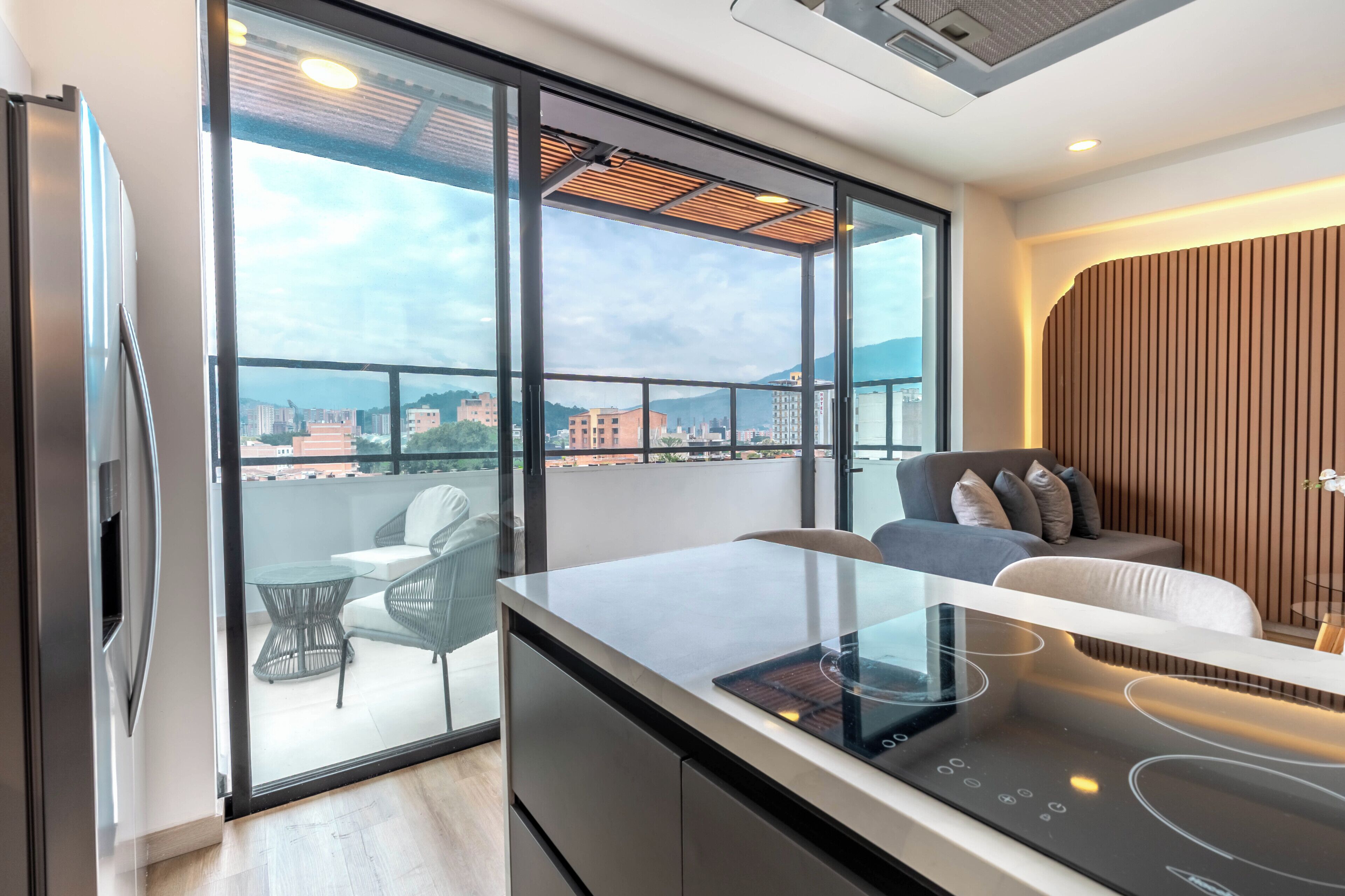 Exclusive Suite, City View | Private kitchen