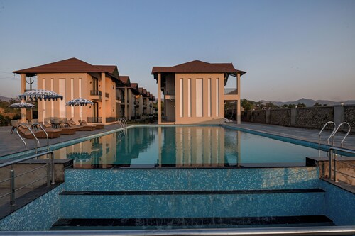 The Bhagwati Cottage & Villa