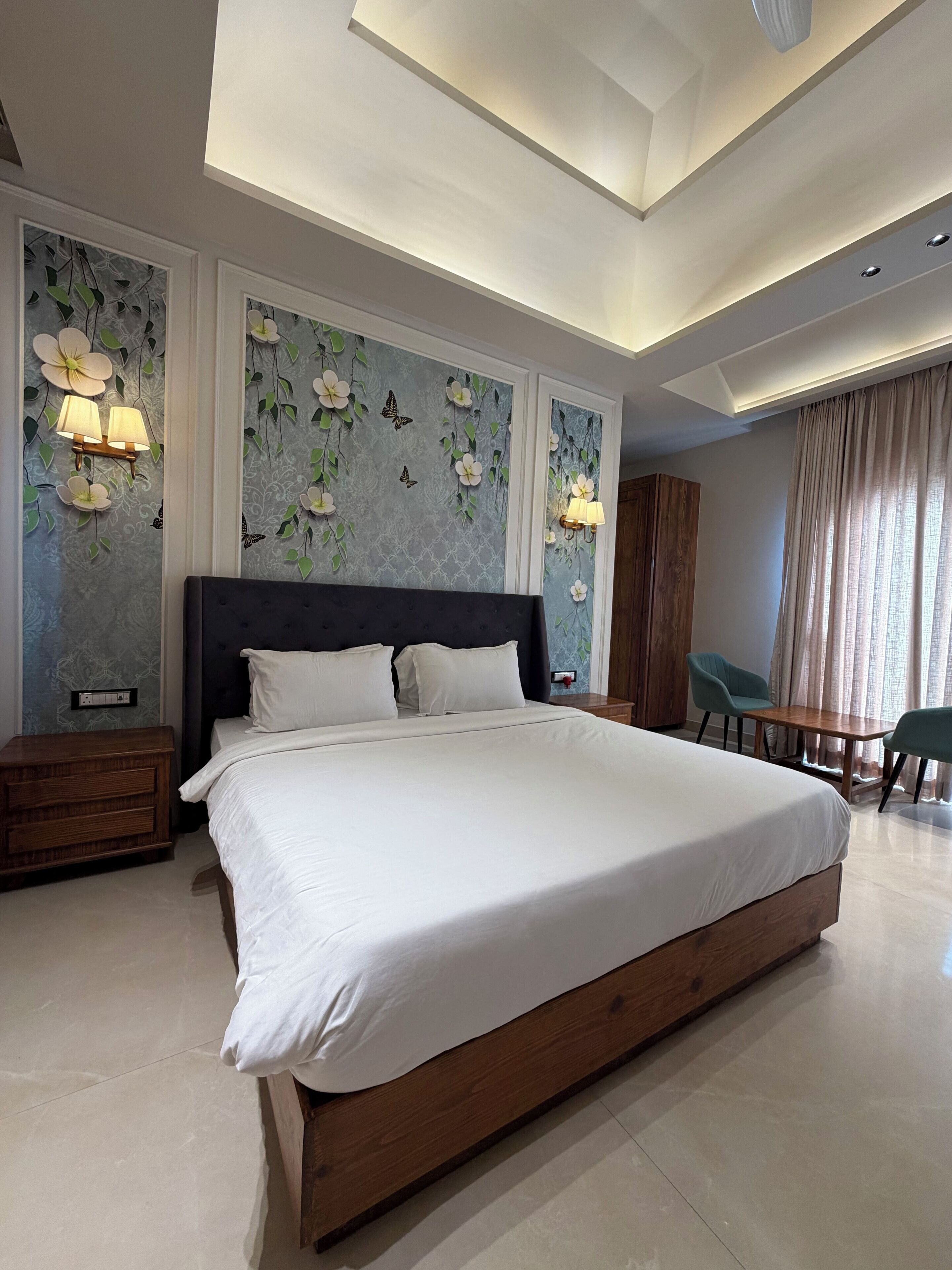 Desk, laptop workspace, free WiFi