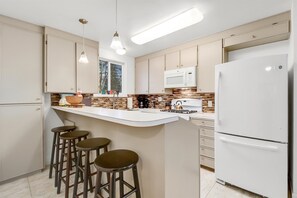 Microondas, horno y parrilla de estufa