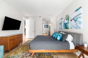 2 habitaciones, escritorio, tabla de planchar con plancha y wifi gratis 