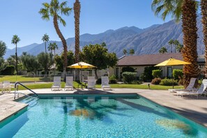 Pool - Baristo Modern Retreat - Walk to Downtown (Palm Springs)