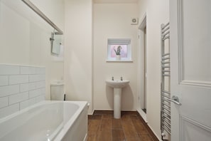 Bathroom - Lawrence Street (Long Eaton)