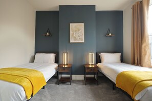 Talo, 3 makuuhuonetta | Silitysrauta/-lauta, ilmainen Wi-Fi