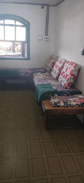 Interior - Fresh breeze.  In front of the sea (Barra Velha)