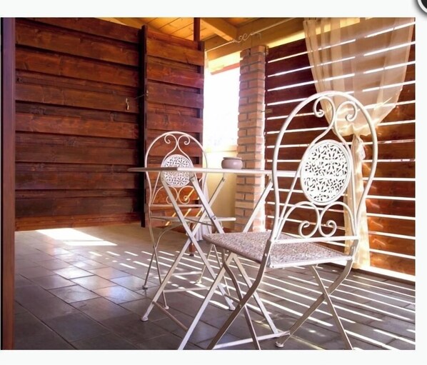 Superior Double Room, Garden View | Terrace/patio