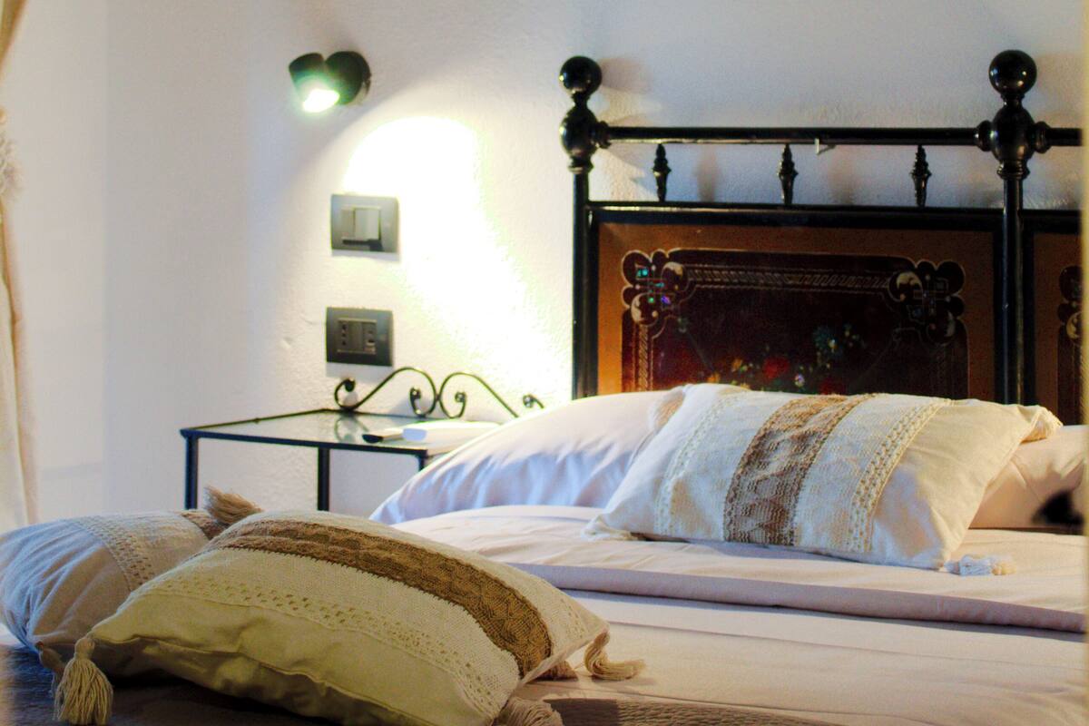 Habitación básica doble, vista al jardín | Wifi gratis